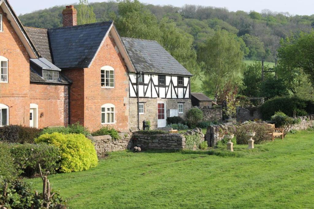 Dee'S Cottage At Brinsop เฮริฟอร์ด ภายนอก รูปภาพ