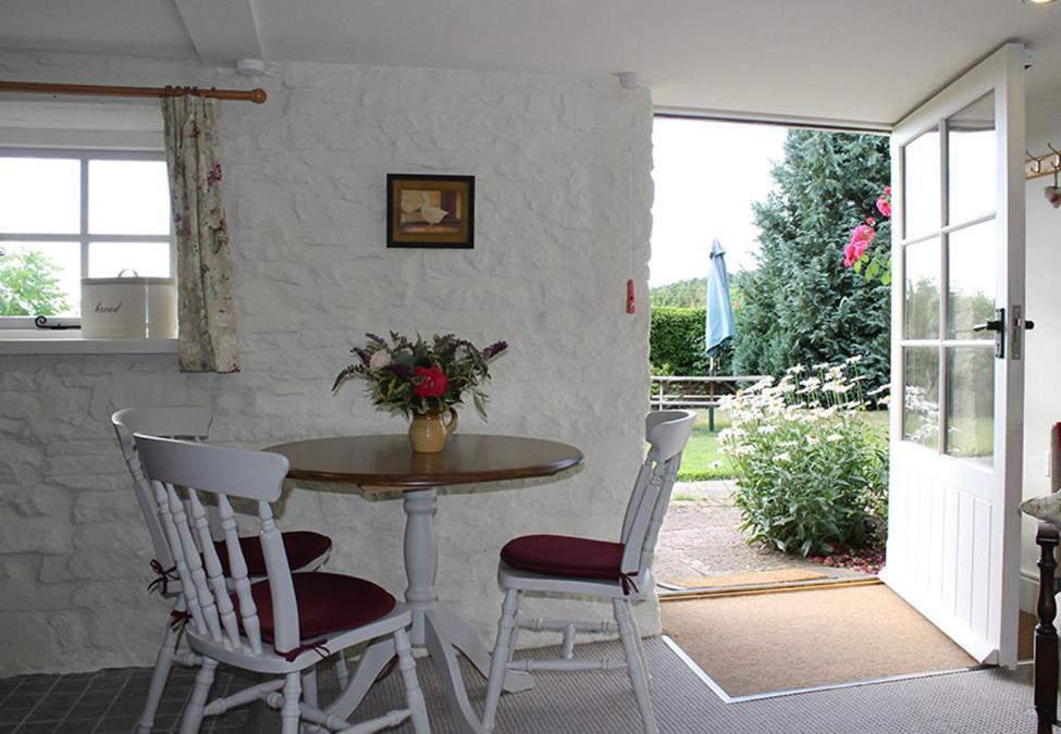 Dee'S Cottage At Brinsop เฮริฟอร์ด ภายนอก รูปภาพ